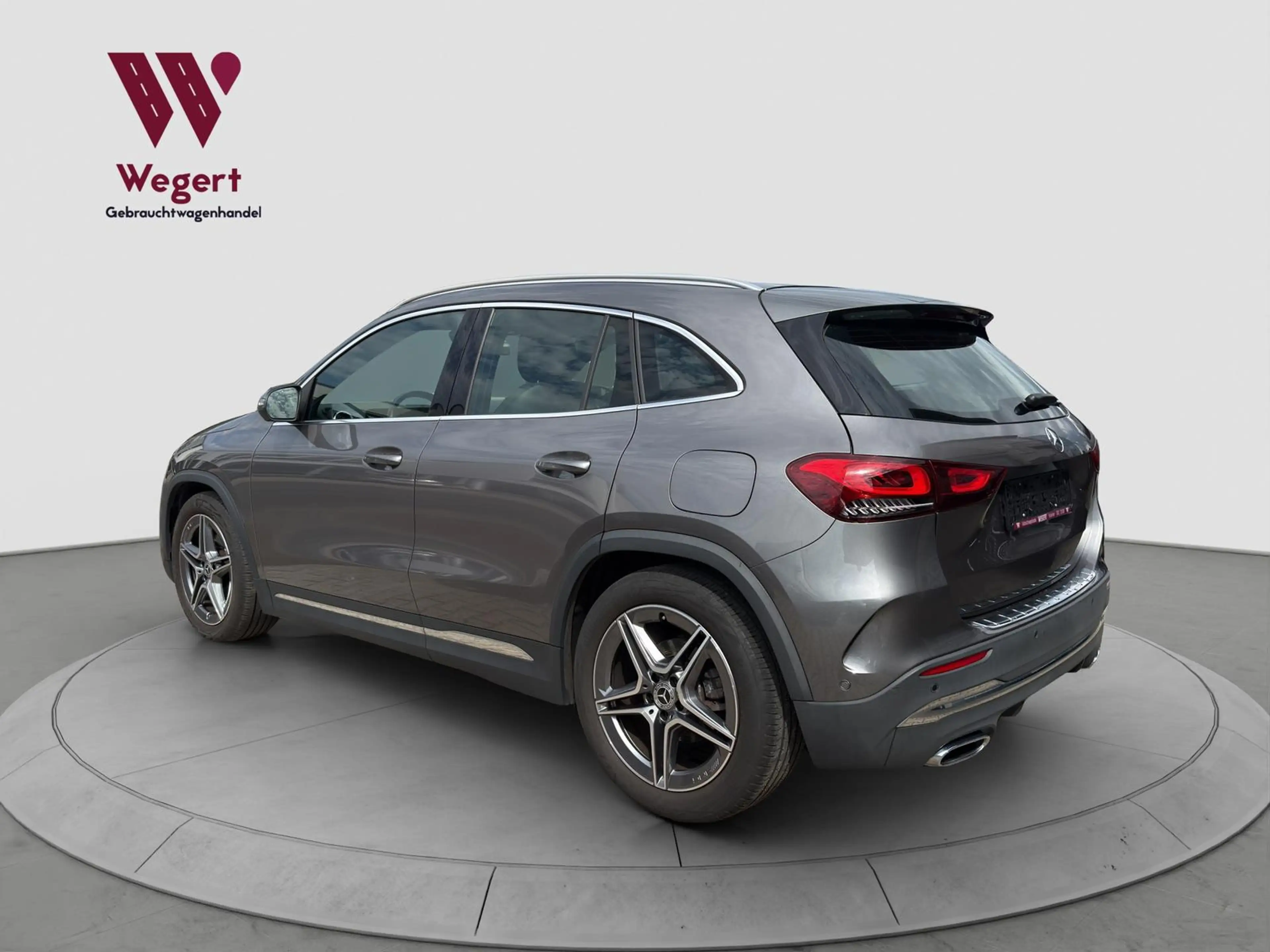 Mercedes-Benz GLA 200 *4MATIC*PANO*AHK*AMG*DISTRO*CARPLAY*360* — photo 14