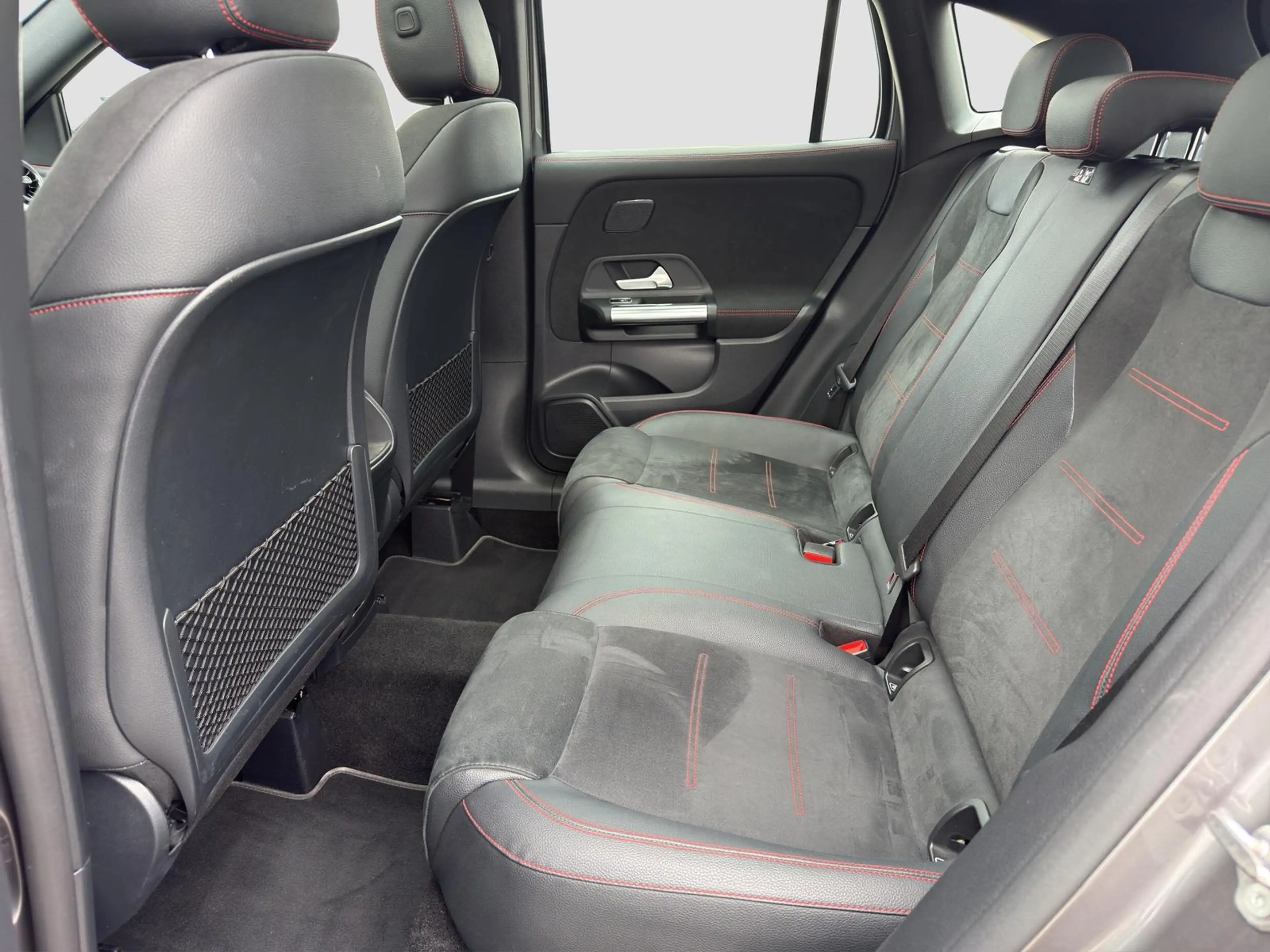 Mercedes-Benz GLA 200 *4MATIC*PANO*AHK*AMG*DISTRO*CARPLAY*360* — photo 24