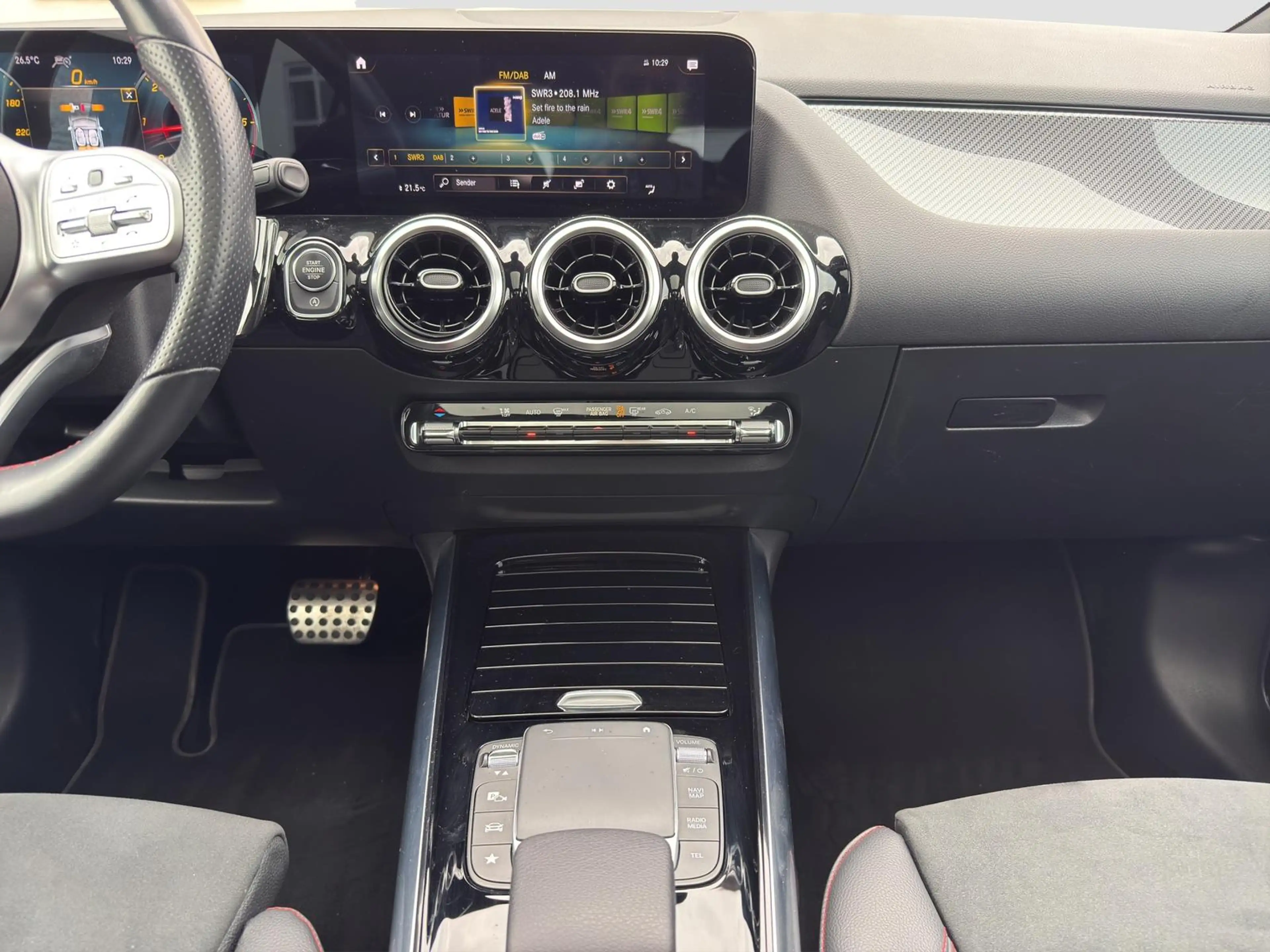 Mercedes-Benz GLA 200 *4MATIC*PANO*AHK*AMG*DISTRO*CARPLAY*360* — photo 20