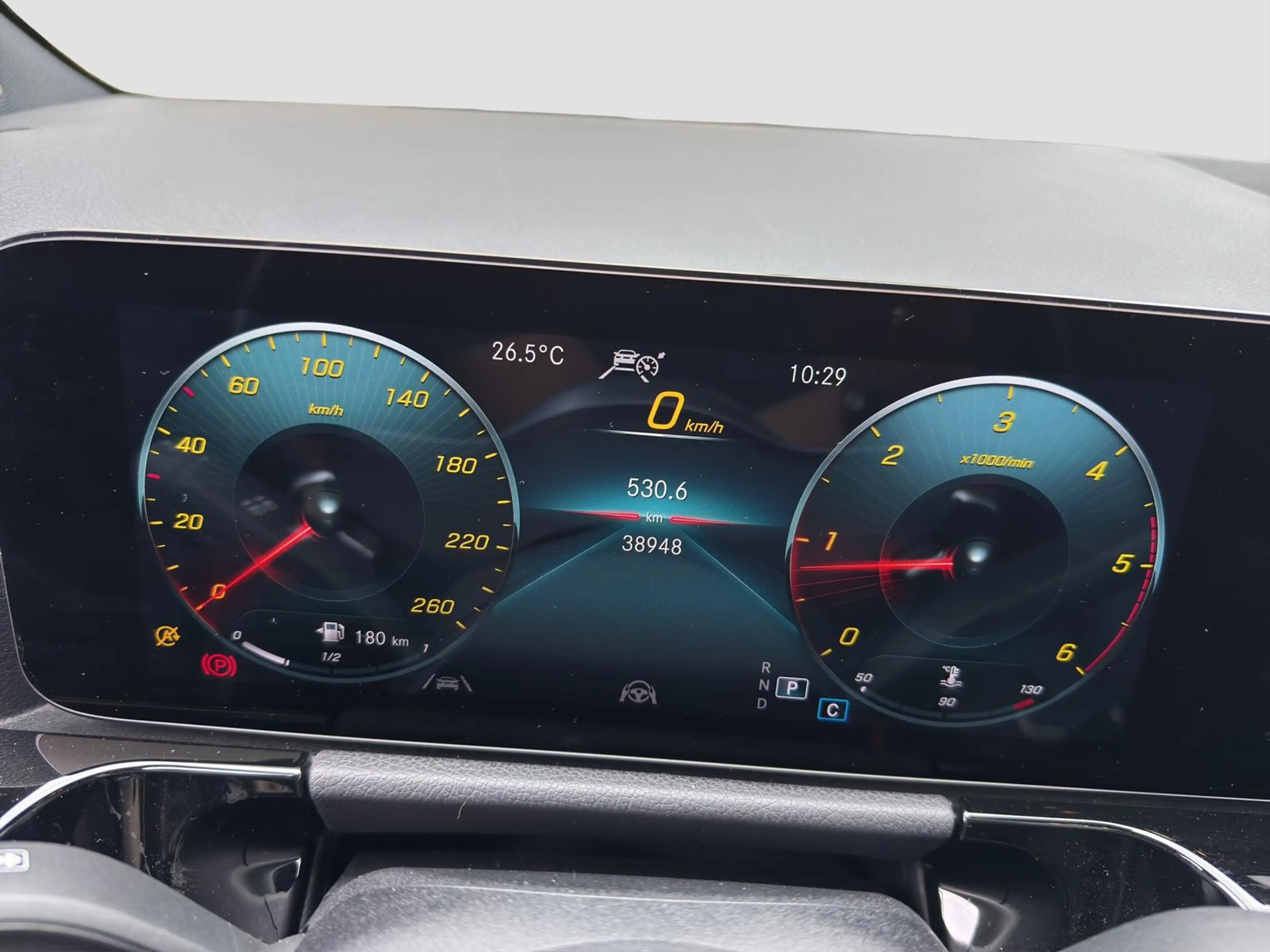 Mercedes-Benz GLA 200 *4MATIC*PANO*AHK*AMG*DISTRO*CARPLAY*360* — photo 18