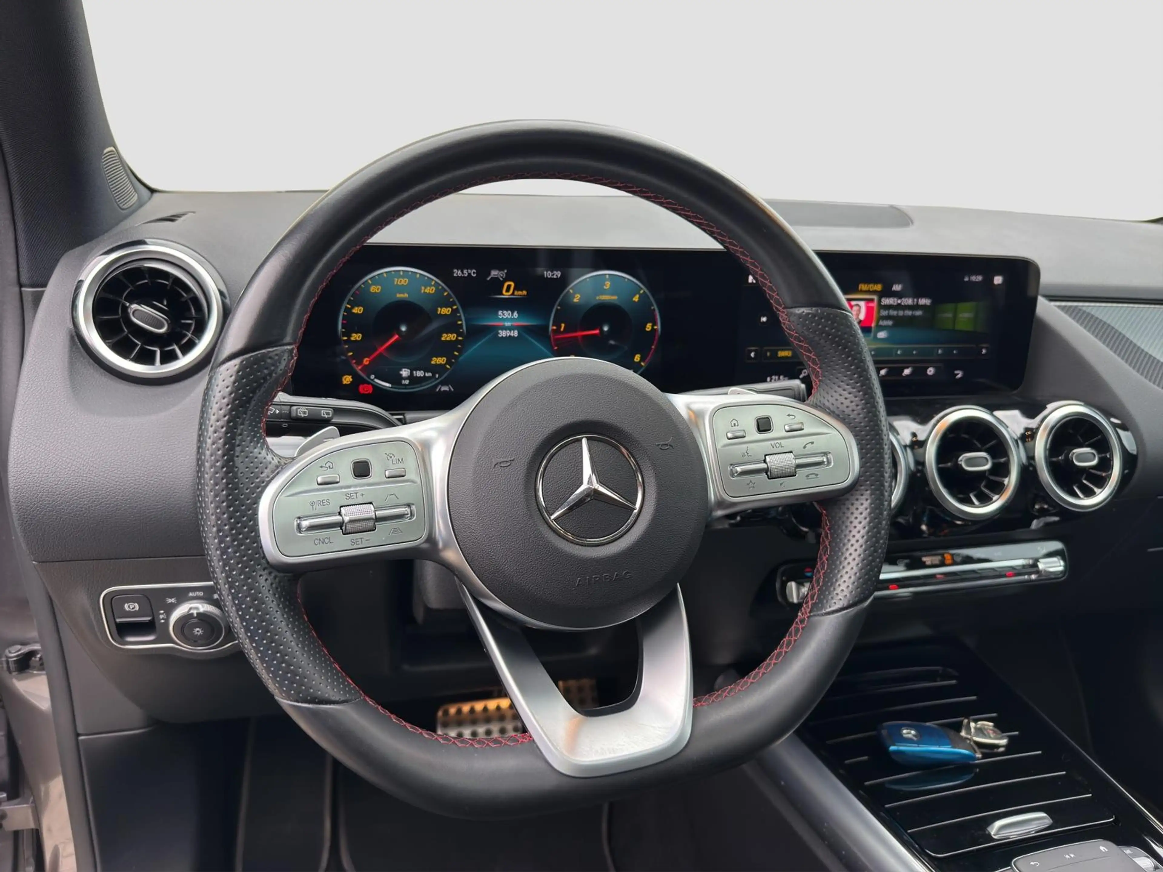 Mercedes-Benz GLA 200 *4MATIC*PANO*AHK*AMG*DISTRO*CARPLAY*360* — photo 17