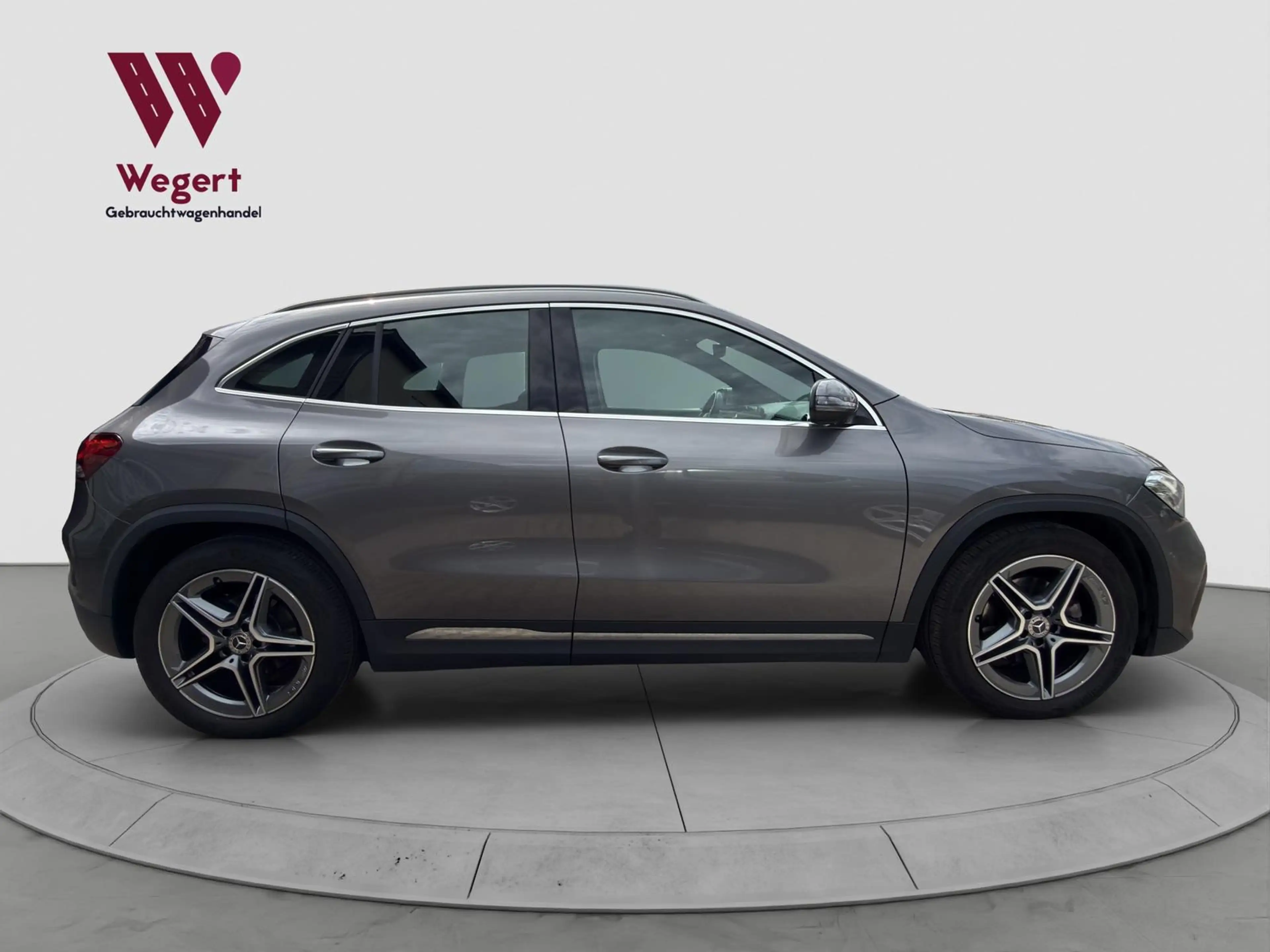 Mercedes-Benz GLA 200 *4MATIC*PANO*AHK*AMG*DISTRO*CARPLAY*360* — photo 7