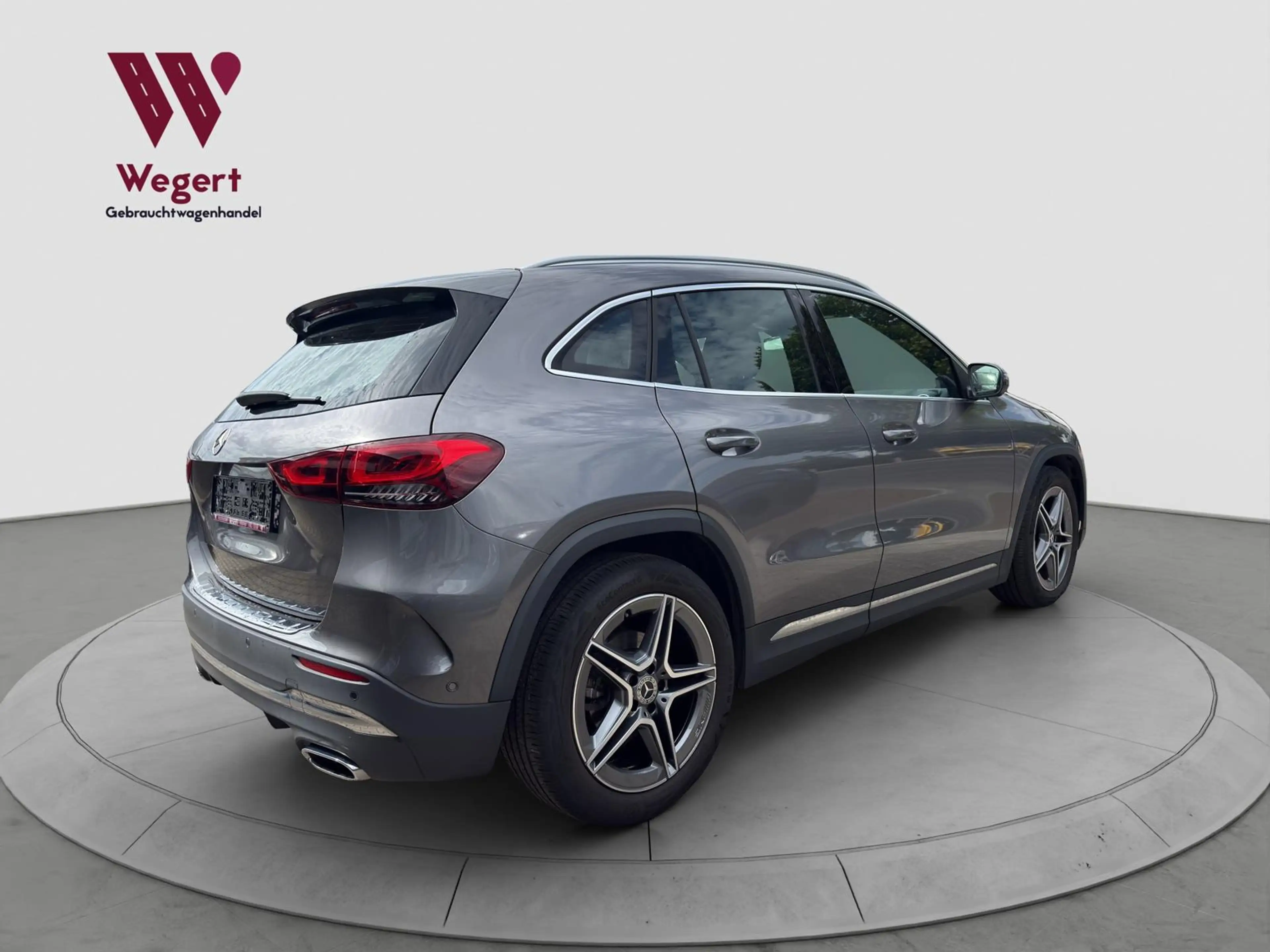Mercedes-Benz GLA 200 *4MATIC*PANO*AHK*AMG*DISTRO*CARPLAY*360* — photo 8
