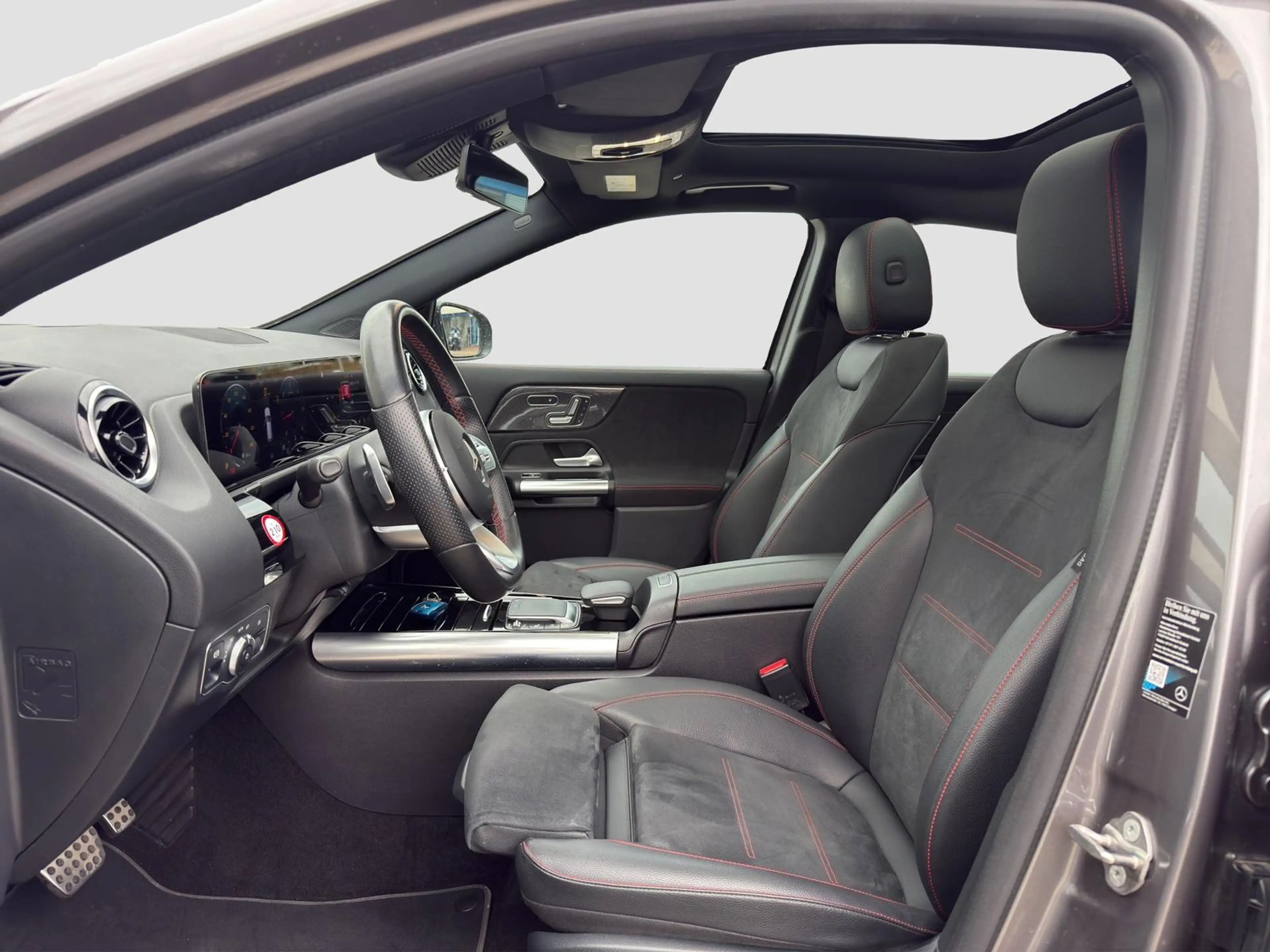 Mercedes-Benz GLA 200 *4MATIC*PANO*AHK*AMG*DISTRO*CARPLAY*360* — photo 15