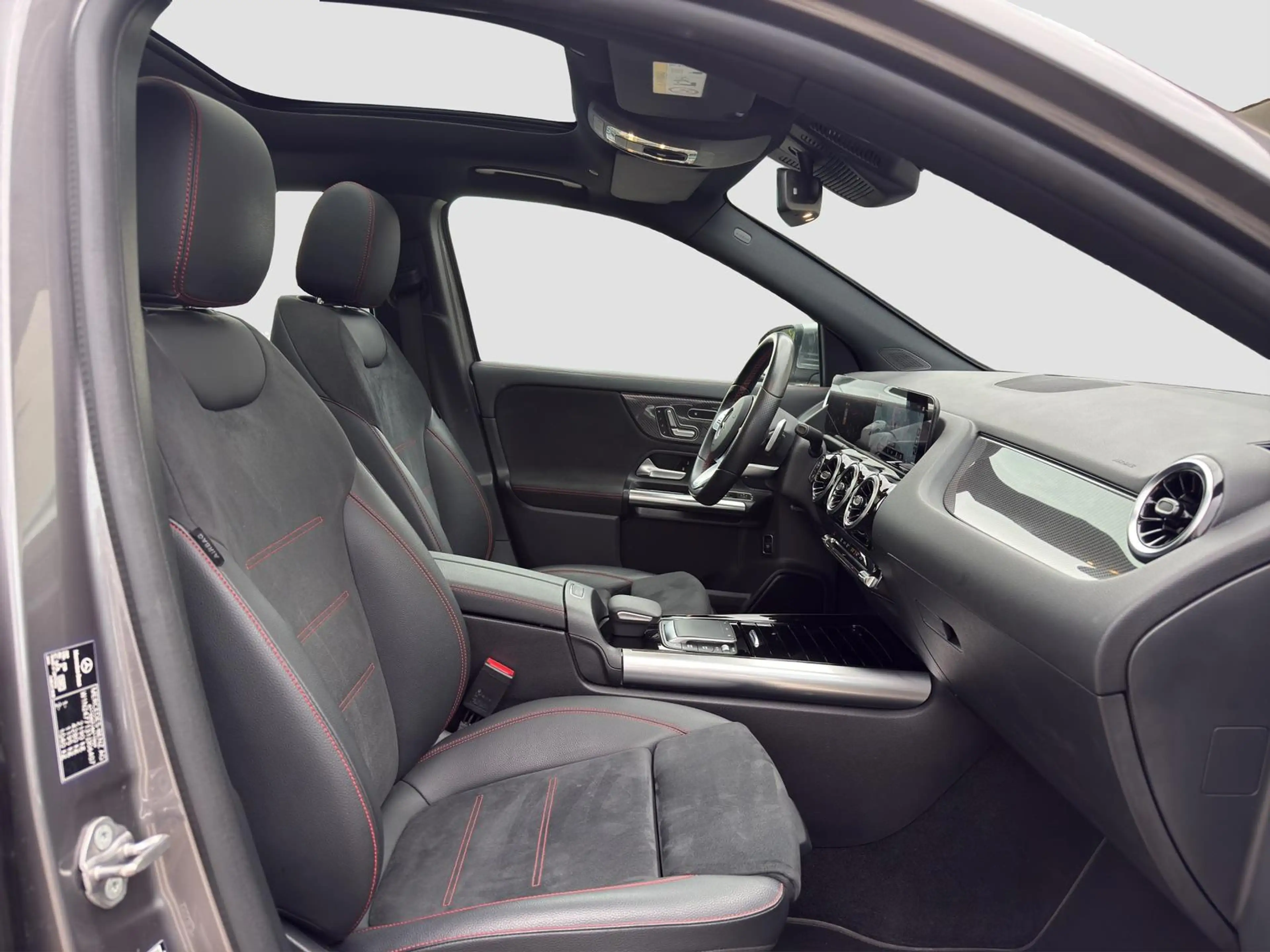 Mercedes-Benz GLA 200 *4MATIC*PANO*AHK*AMG*DISTRO*CARPLAY*360* — photo 23