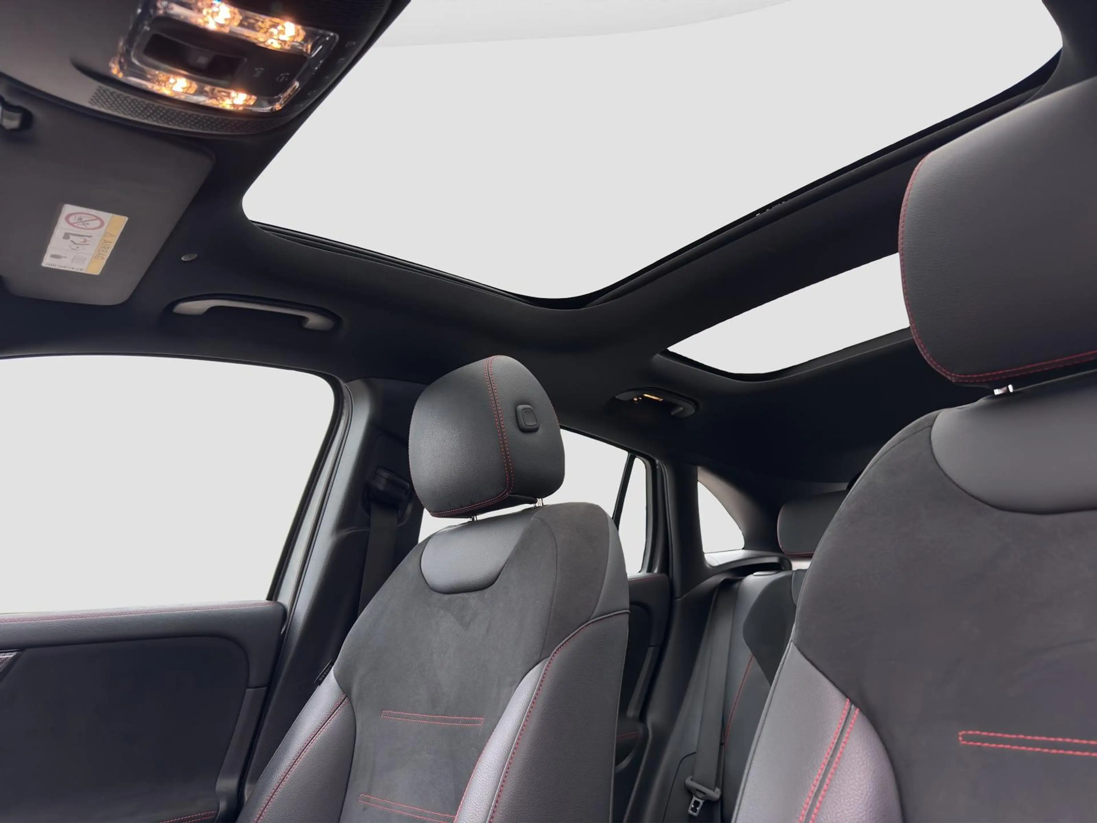 Mercedes-Benz GLA 200 *4MATIC*PANO*AHK*AMG*DISTRO*CARPLAY*360* — photo 16