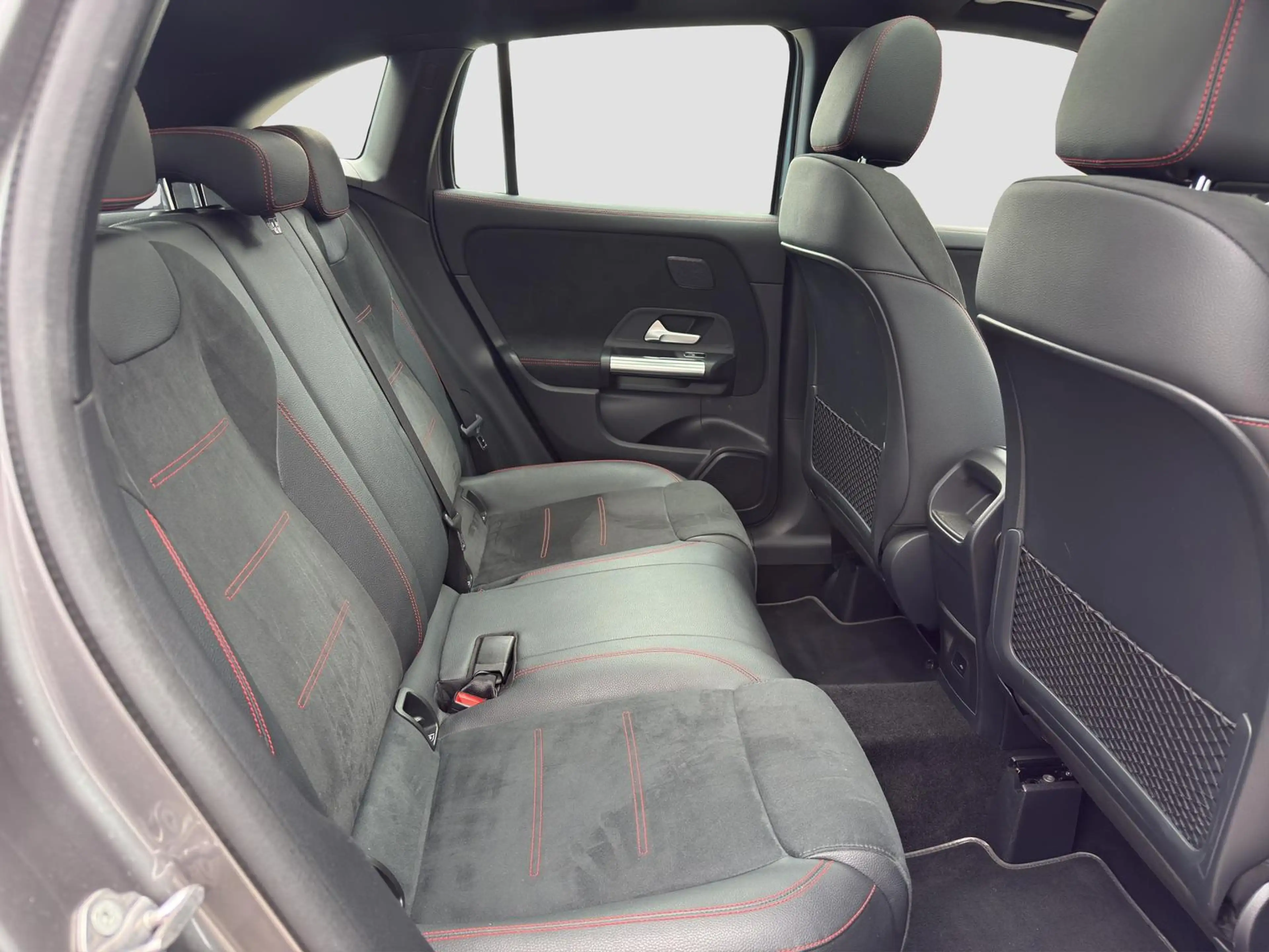 Mercedes-Benz GLA 200 *4MATIC*PANO*AHK*AMG*DISTRO*CARPLAY*360* — photo 25