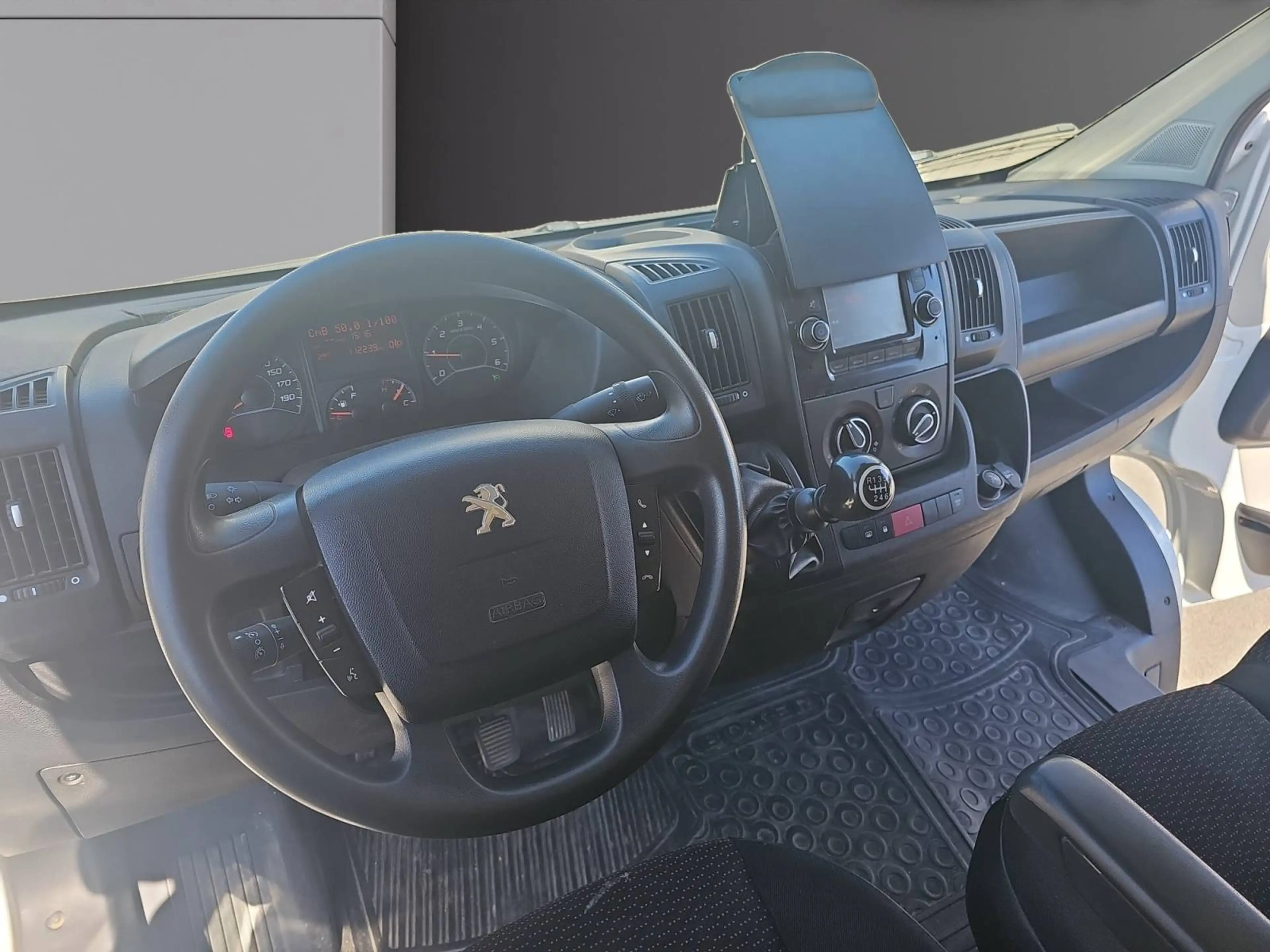 Peugeot Boxer 2.2 BlueHDi L3 Utility Alu 440 S — photo 11