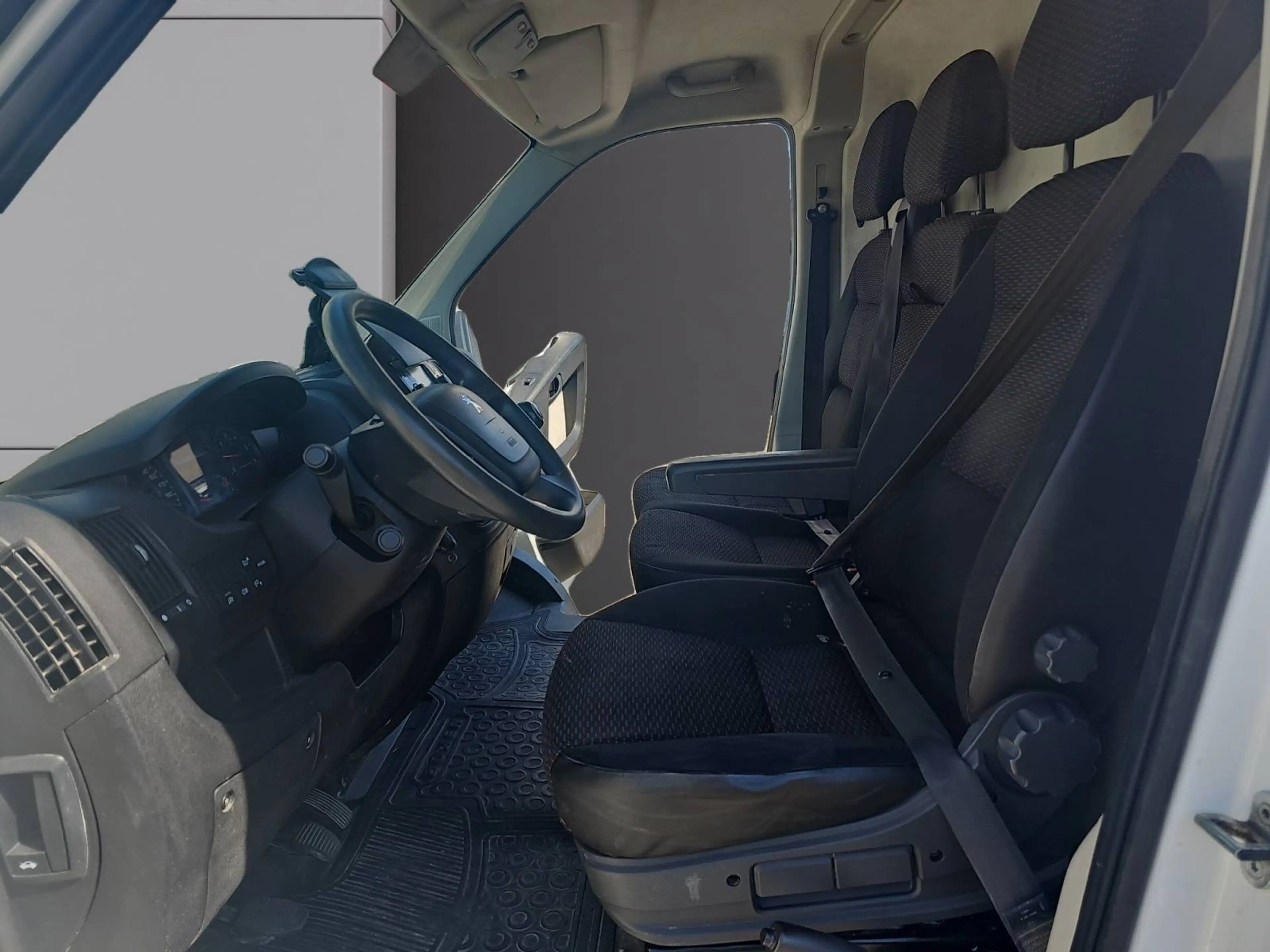 Peugeot Boxer 2.2 BlueHDi L3 Utility Alu 440 S — photo 9