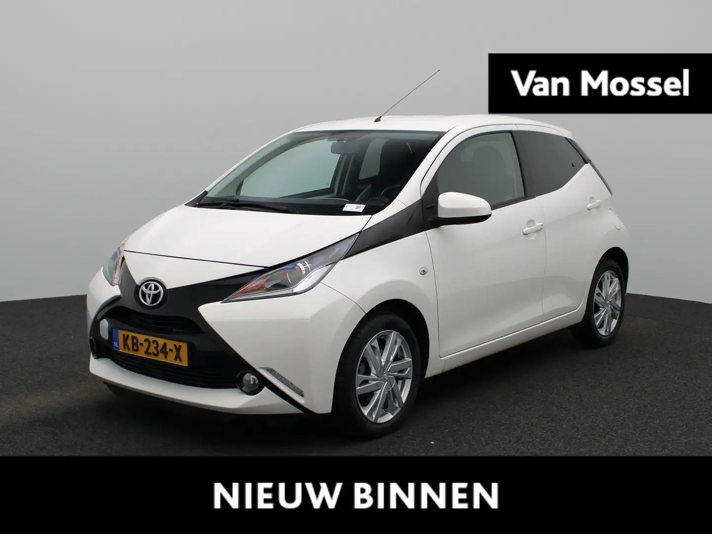 Toyota Aygo 1.0 VVT-i x-sport | Airconditioning | Achteruitrij Wit - 1