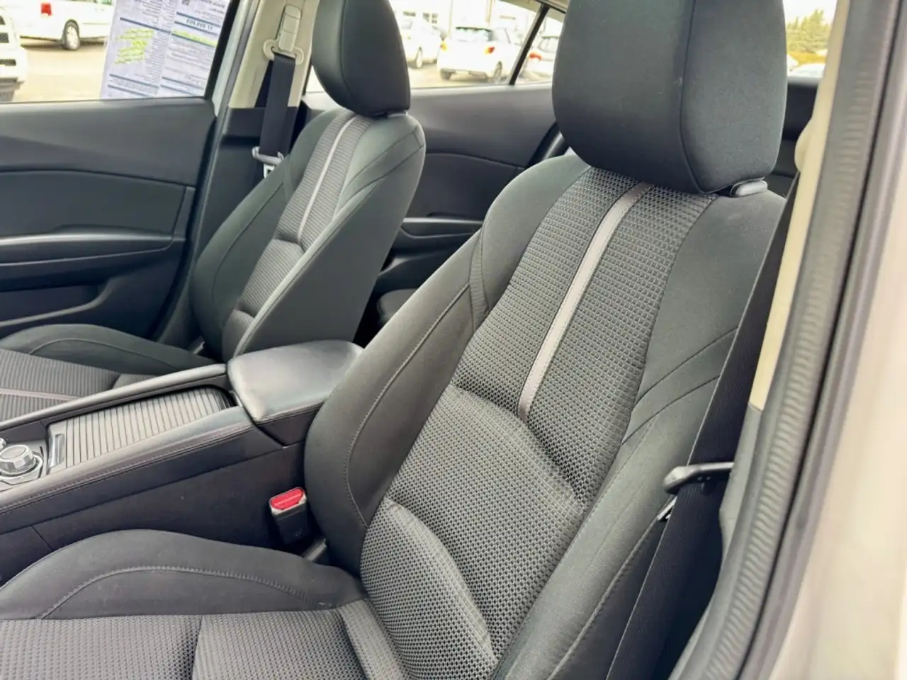 Mazda 3 снимка Mazda 3