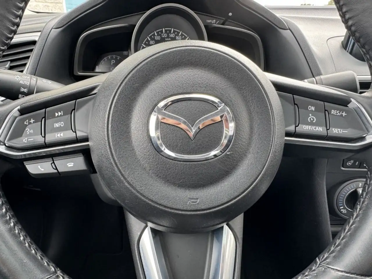 Mazda 3 снимка Mazda 3