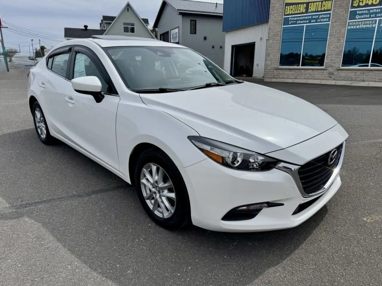 Mazda 3 снимка Mazda 3