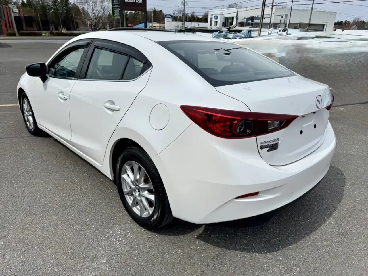 Mazda 3 снимка Mazda 3