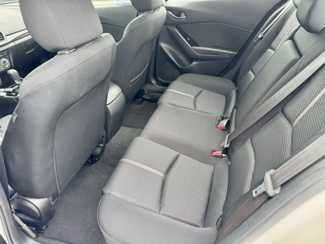 Mazda 3 снимка Mazda 3