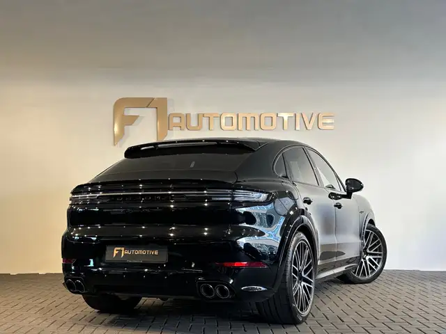 Porsche Cayenne view 3