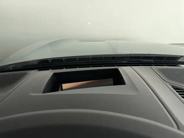 Porsche Cayenne view 14