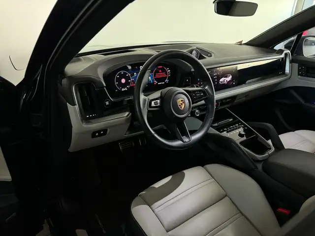 Porsche Cayenne view 5