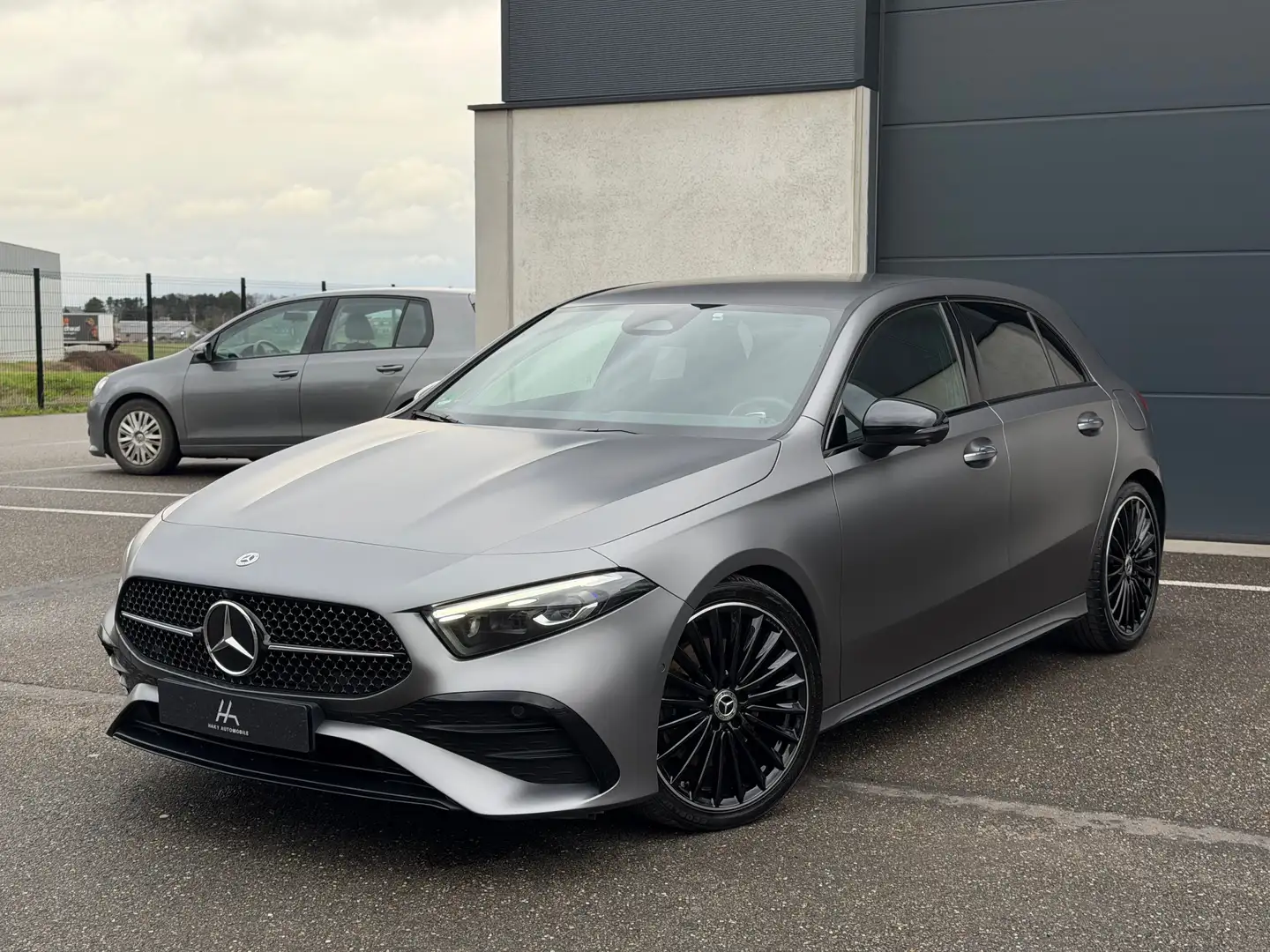 Mercedes-Benz A 220 d AMG *Gris matte/Caméra 360/ LED* Garantie 12M Gris - 1