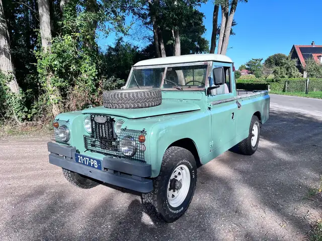 Land Rover Series 109 2
