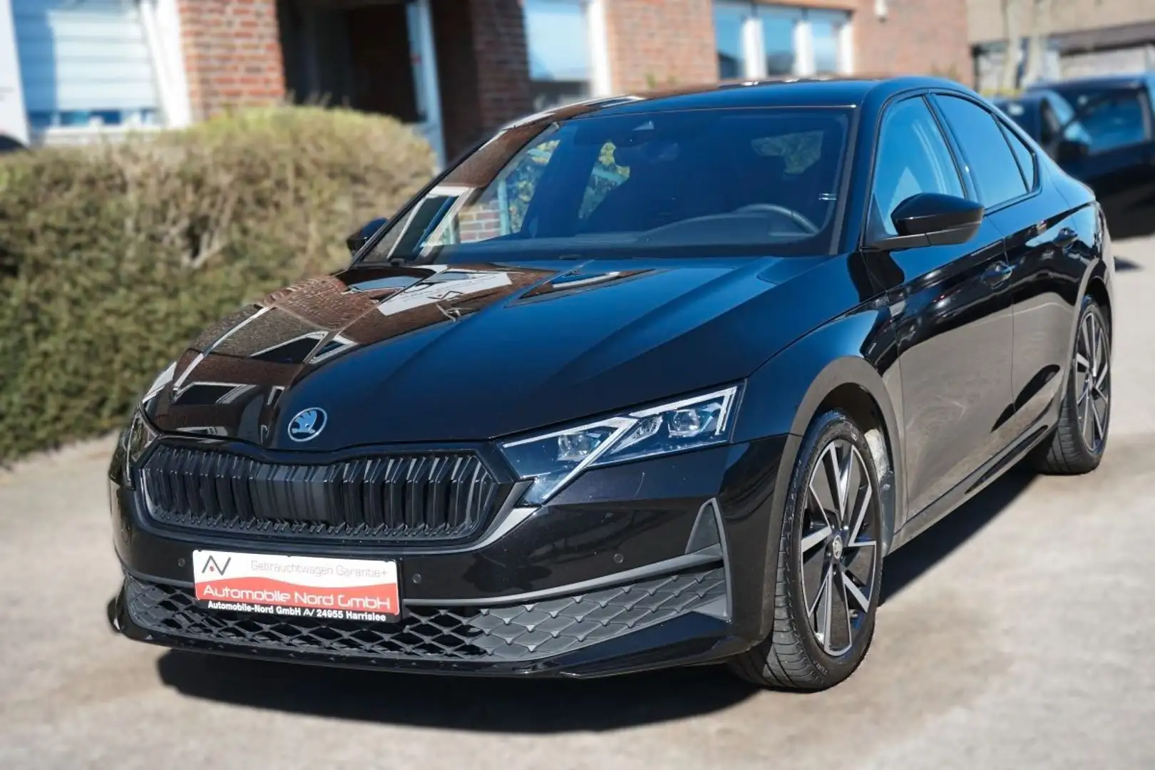 Skoda Octavia Limo 2.0 TDI *Sportline Exklusive* Schwarz - 1
