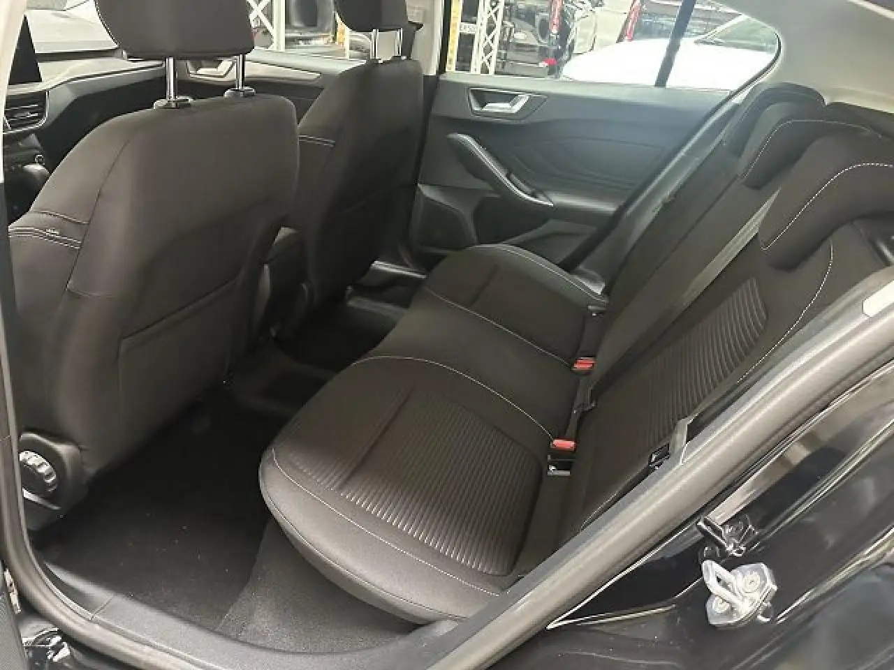 Ford Focus Titanium 6