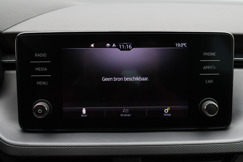 Skoda Scala 1.0 TSI Ambition — photo 35