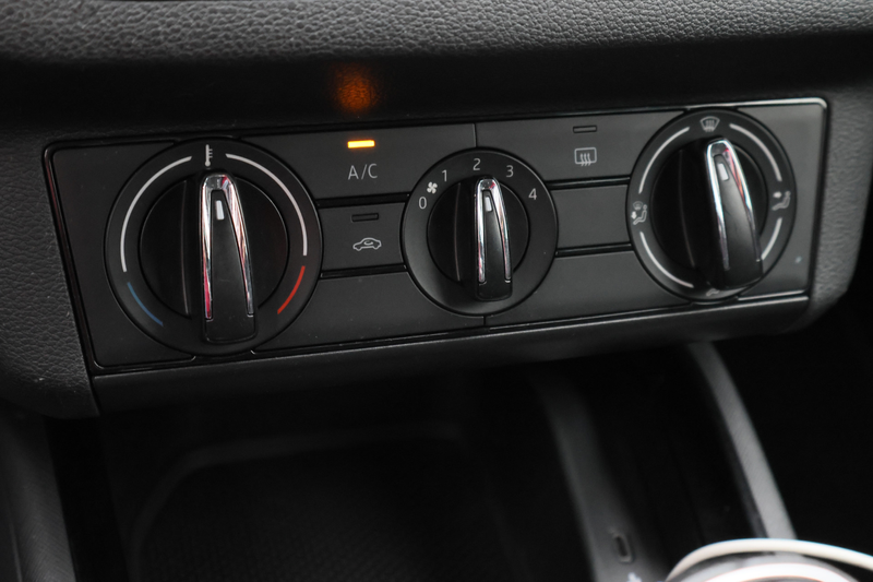 Skoda Scala 1.0 TSI Ambition — photo 41