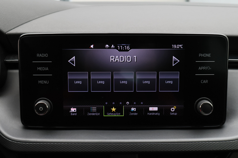 Skoda Scala 1.0 TSI Ambition — photo 34