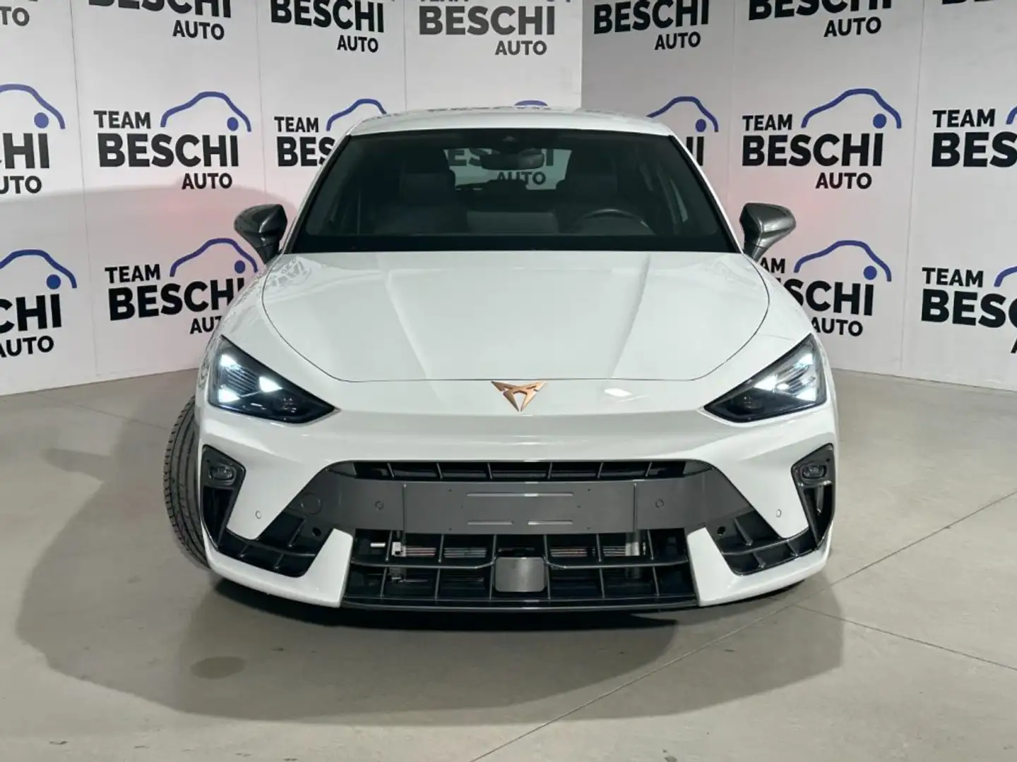 CUPRA Leon 1.5 e-TSI 150 CV DSG Bianco - 2