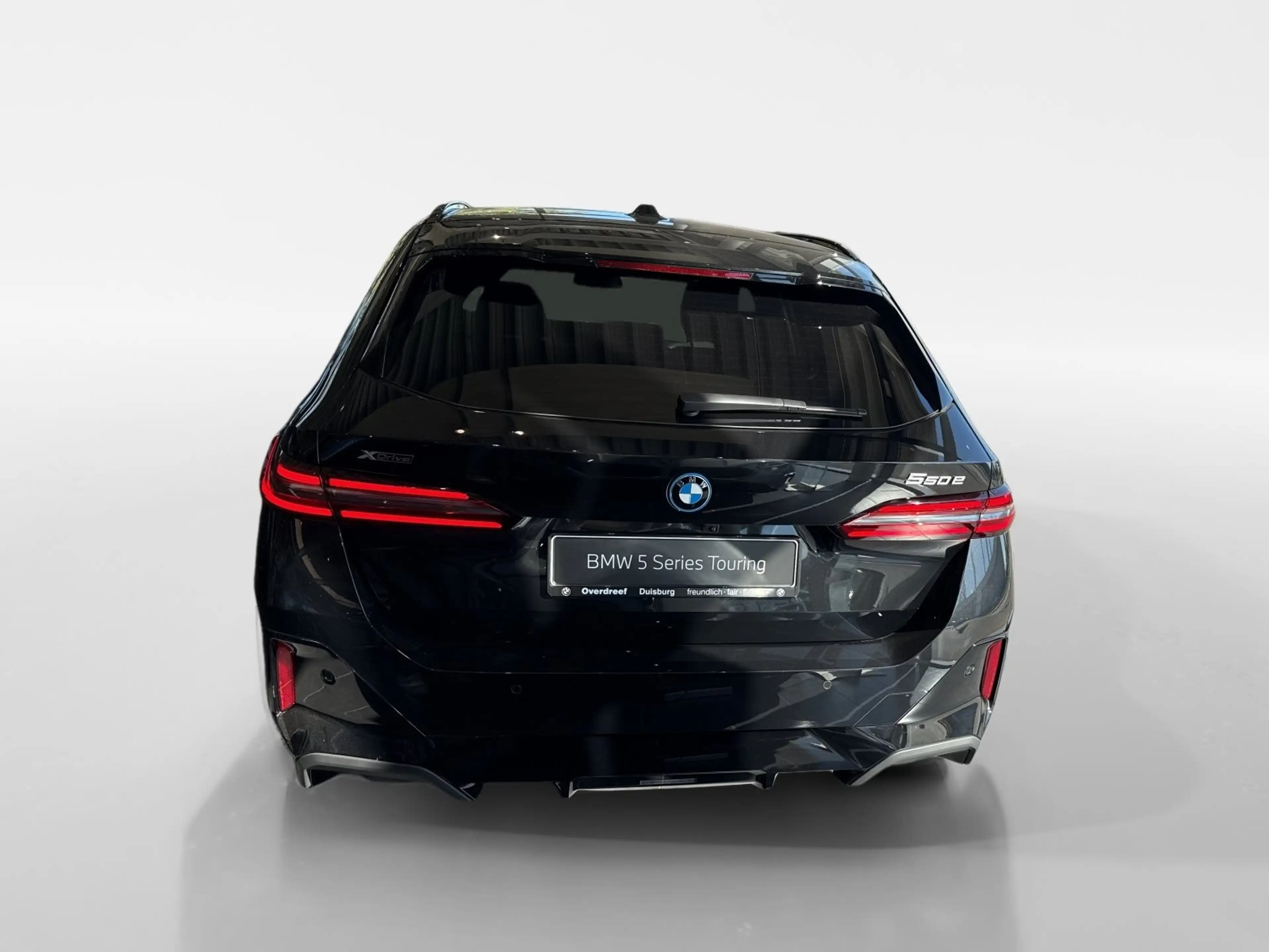 BMW 550 e xDrive Touring — photo 4