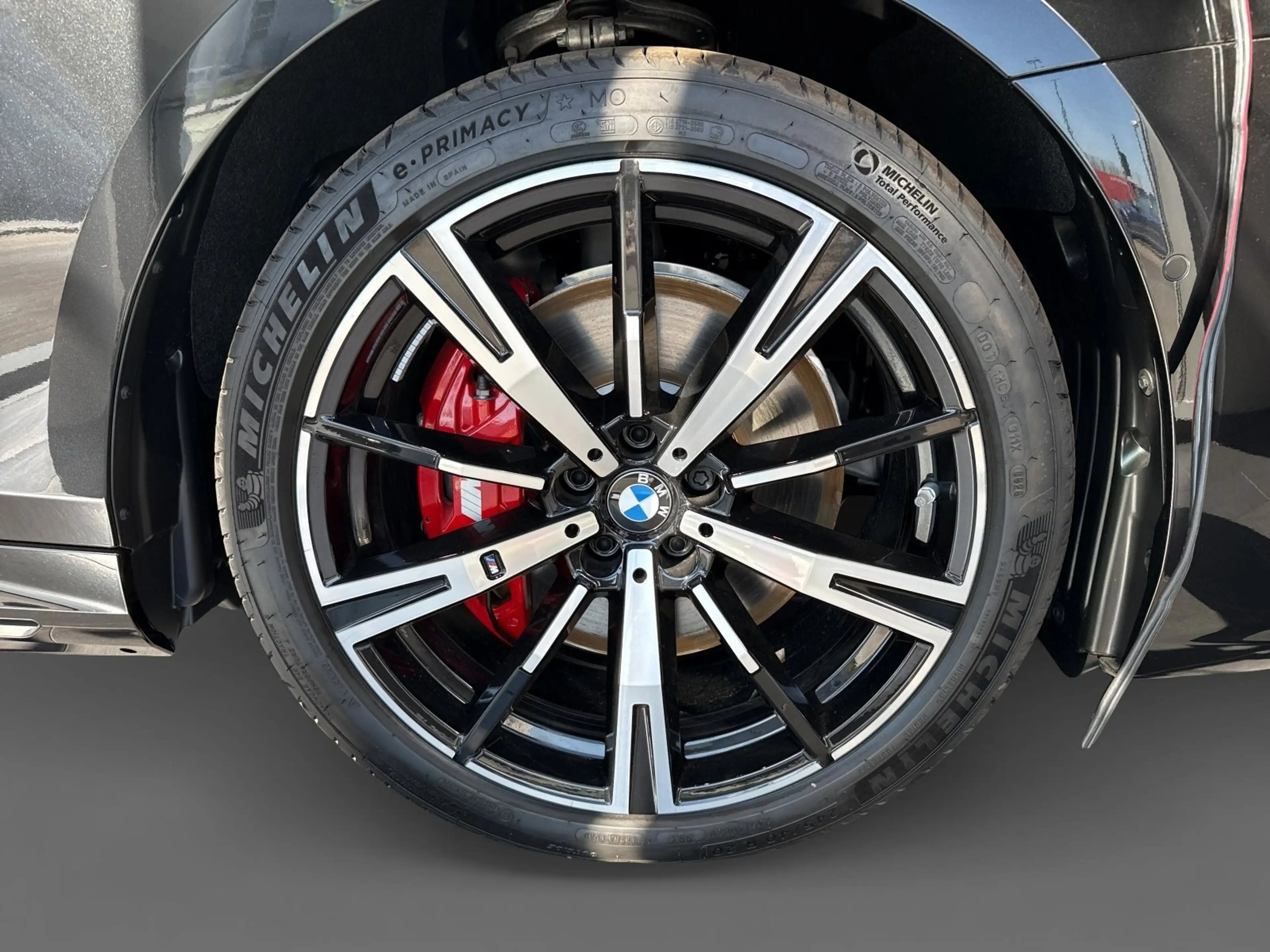 BMW 550 e xDrive Touring — photo 9