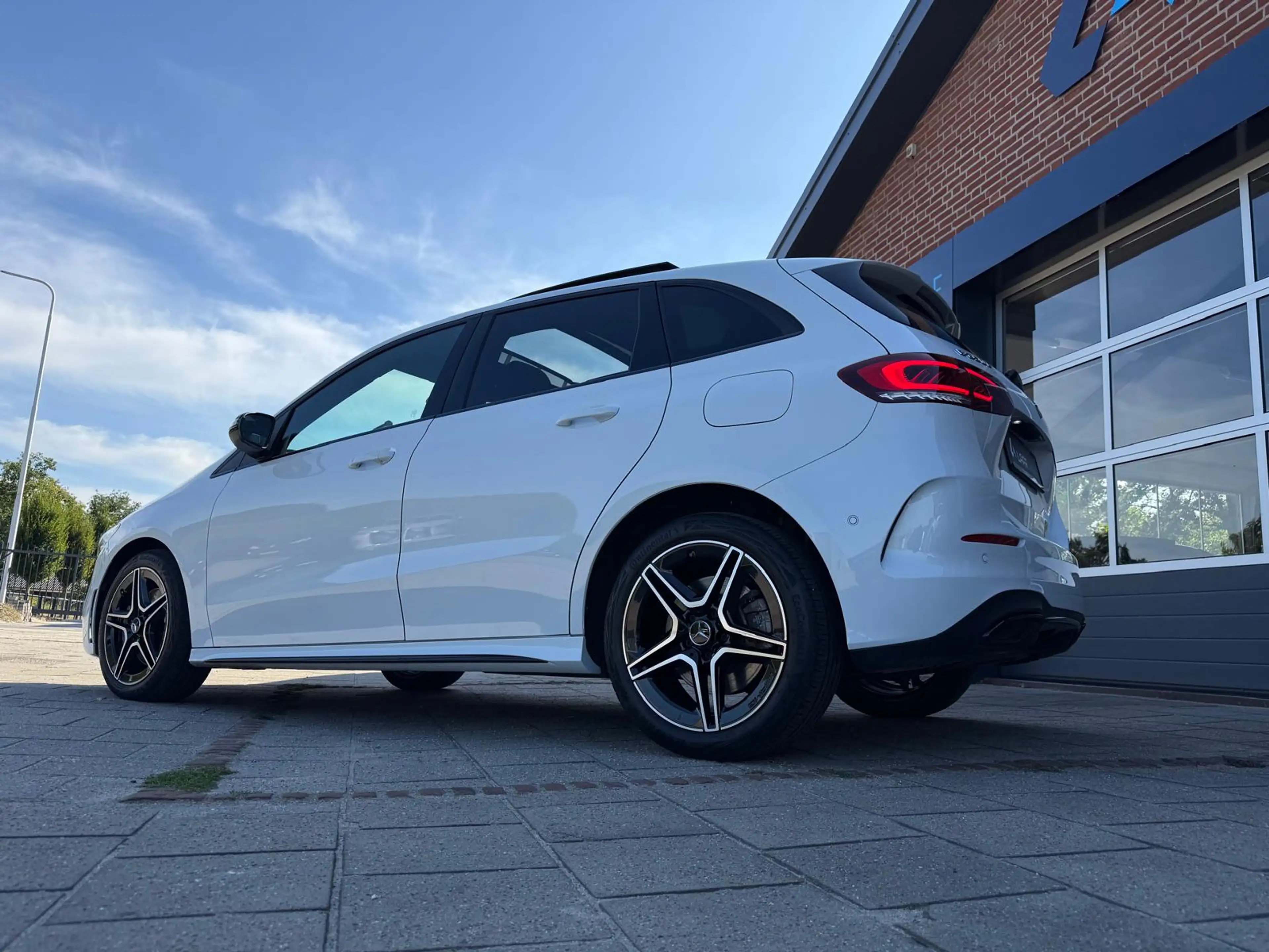Mercedes-Benz B 250 e AMG Line Edition NIGHT Navi | Camera | Panorama — photo 11