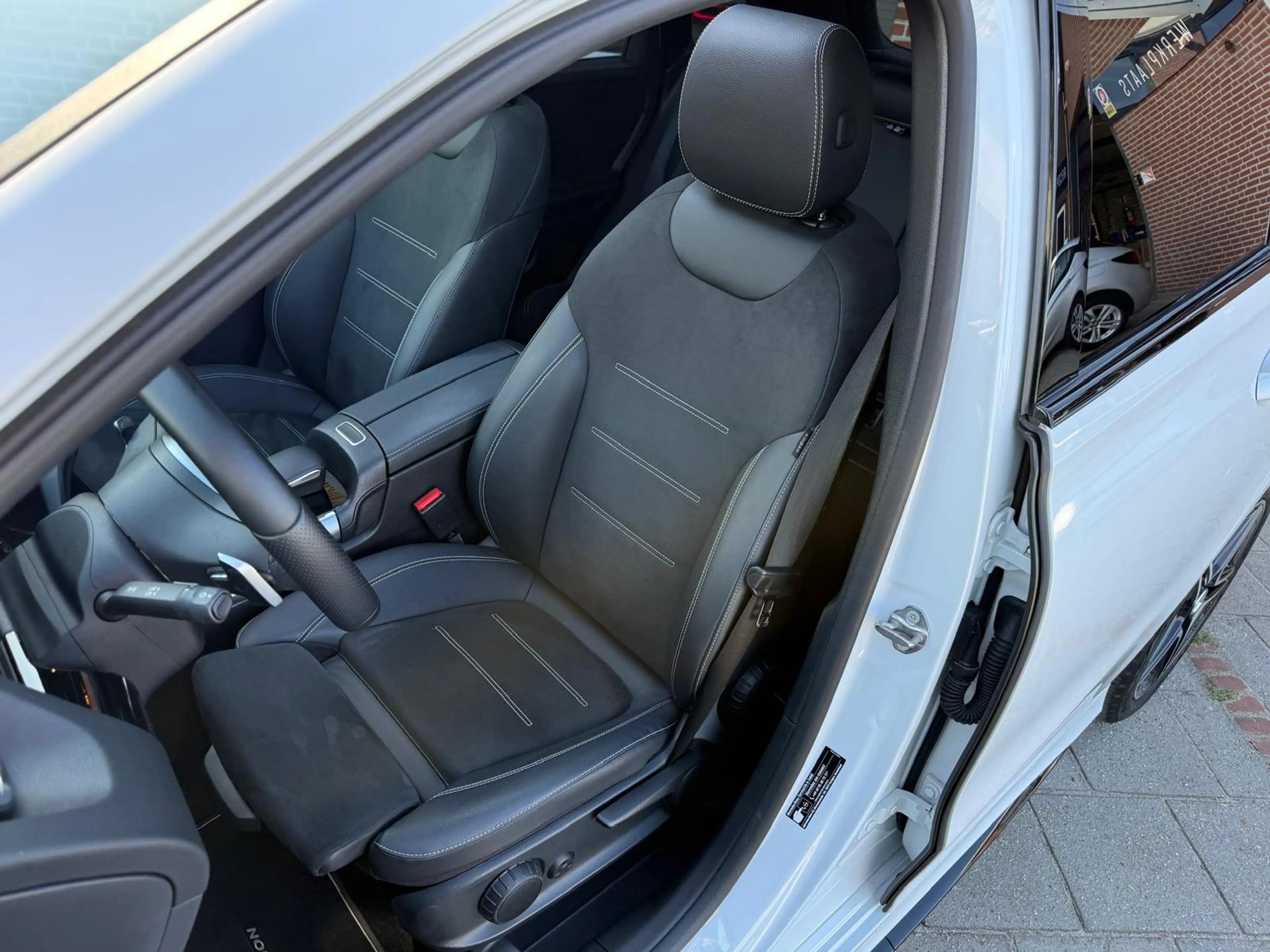 Mercedes-Benz B 250 e AMG Line Edition NIGHT Navi | Camera | Panorama — photo 24