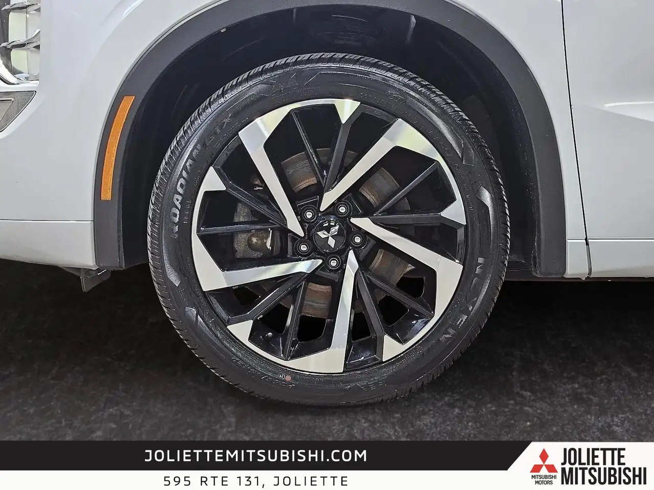 Mitsubishi Outlander photo Mitsubishi Outlander