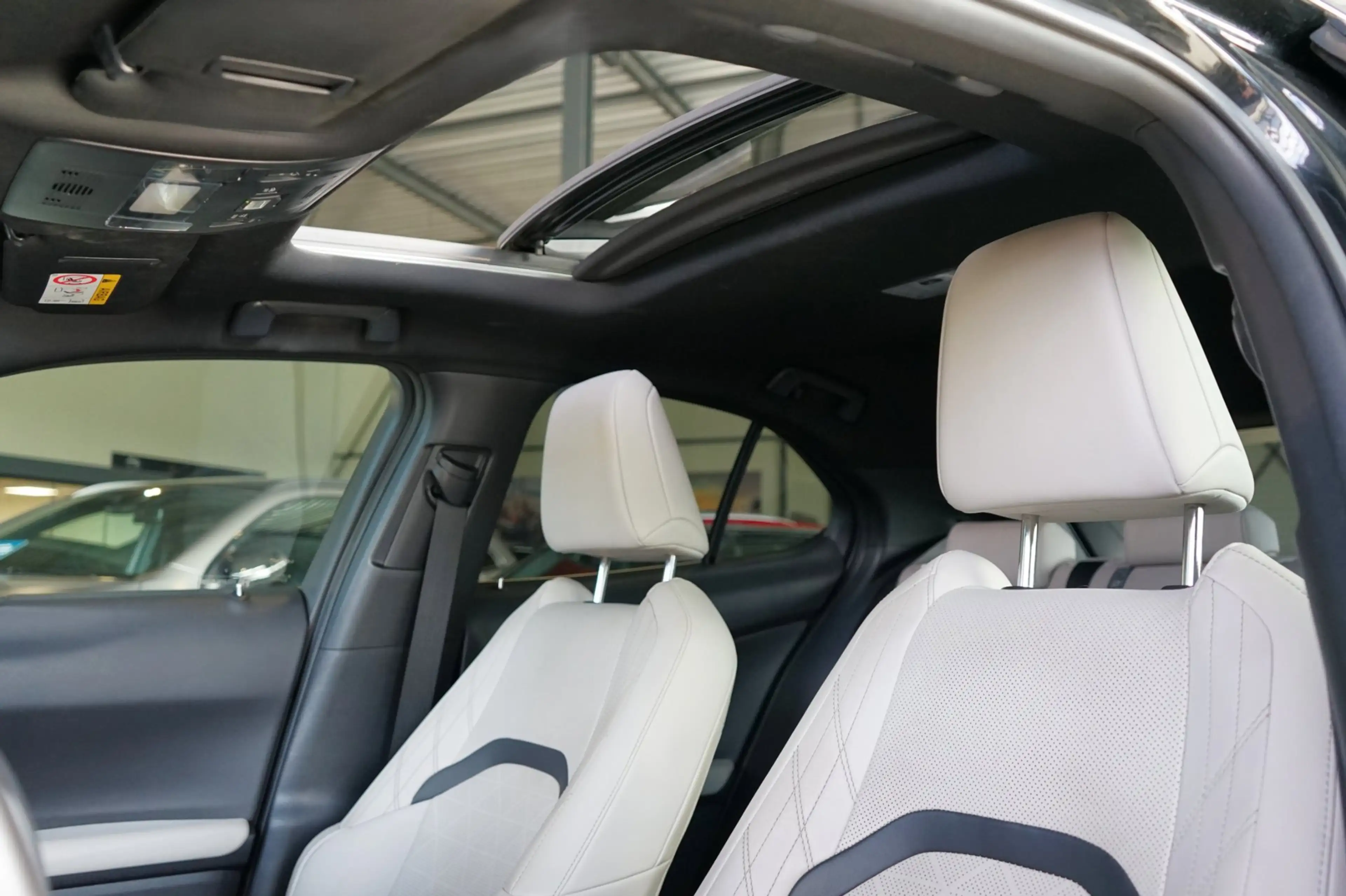 Lexus UX 250h CARPLAY | SCHUIFDAK | LEDER | DEALER ONDERHOUDEN — photo 7
