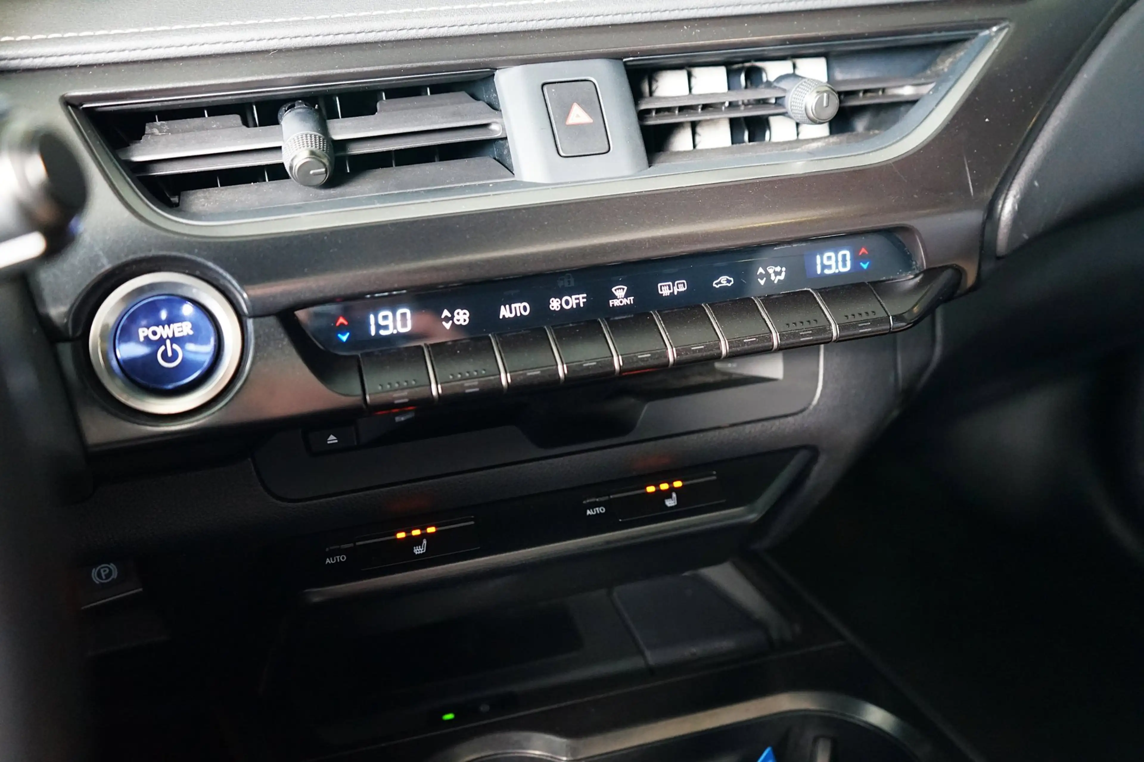 Lexus UX 250h CARPLAY | SCHUIFDAK | LEDER | DEALER ONDERHOUDEN — photo 12