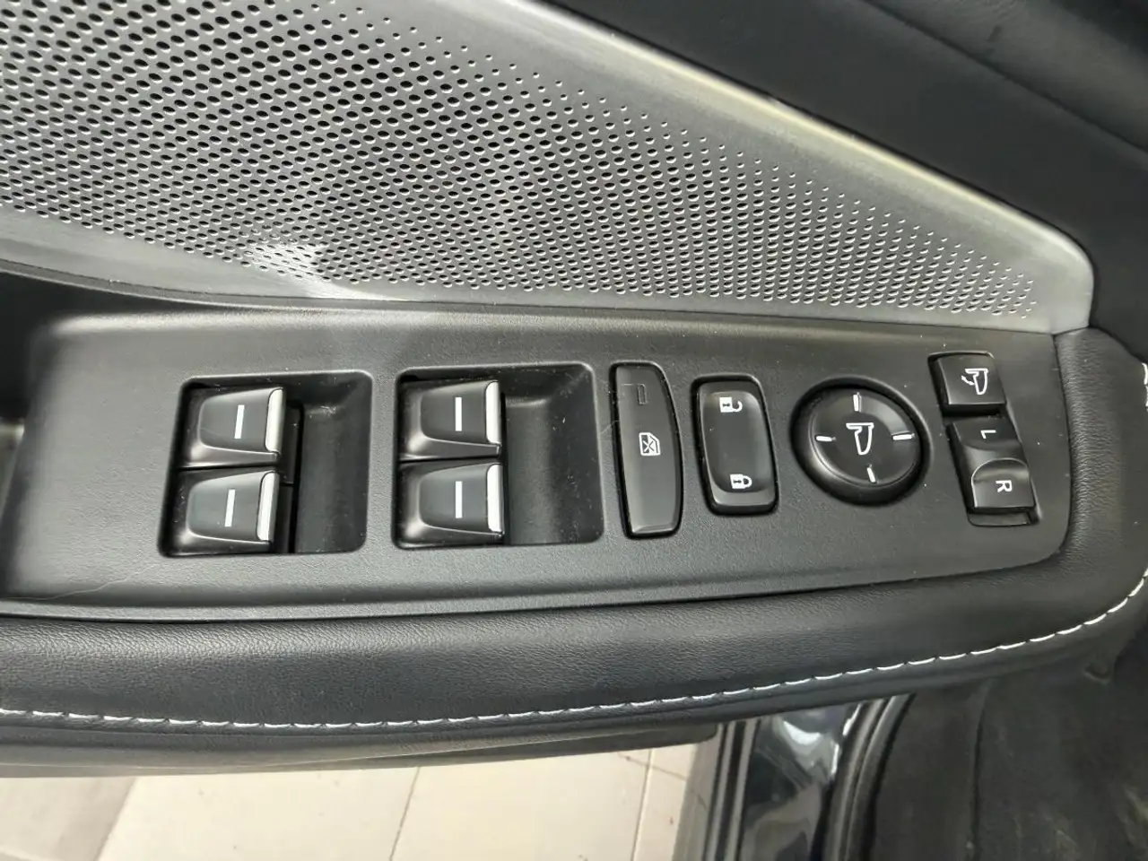 Acura MDX снимка Acura MDX