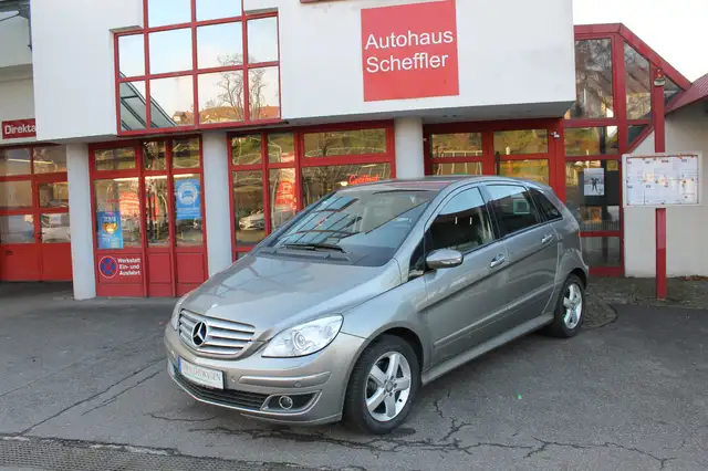 Mercedes-Benz B 200 B 200 Turbo (245.234) 8-Fach bereift