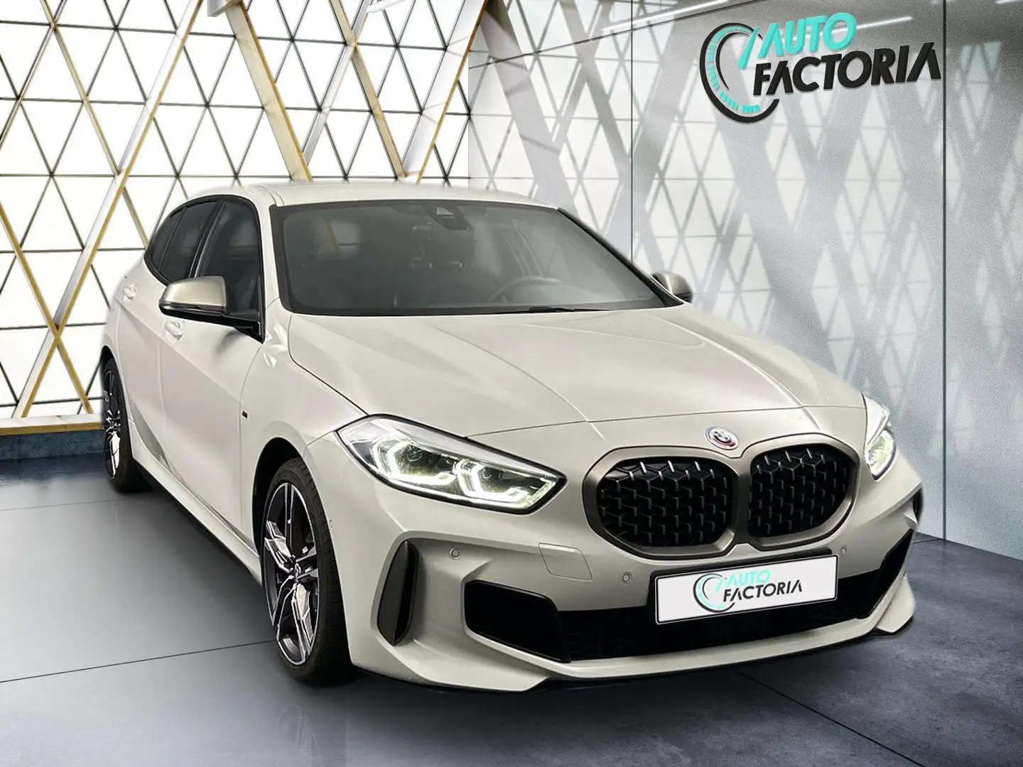 BMW 135 -25% M 135I 306cv BVA8 4x4+GPS+PARK ASSIST+Options Beige - 2