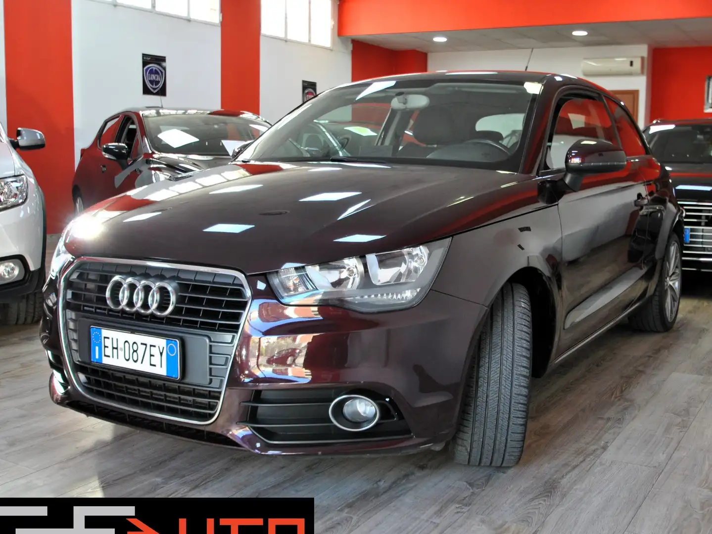Audi A1 A1 I 2010 3p 1.6 tdi Attraction 105cv Marrone - 2