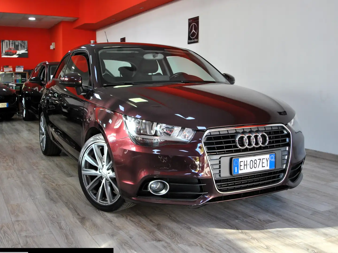 Audi A1 A1 I 2010 3p 1.6 tdi Attraction 105cv Marrone - 1