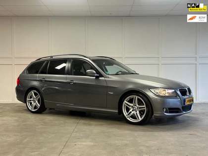 BMW 318 3-serie Touring 318i High Executive / Stoelverarmi
