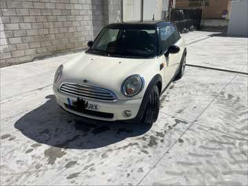 MINI Mini Pequeño  Automático de 3 Puertas