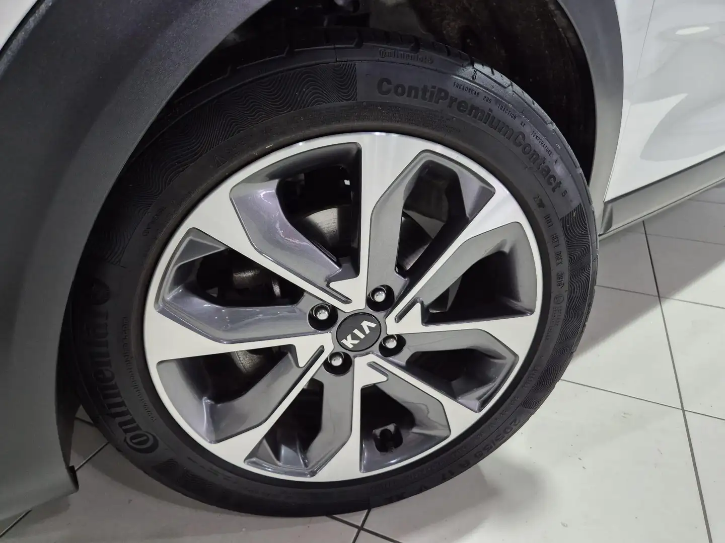 Kia Stonic 1.0 T-GDi DynamicLine met Trekhaak, Apple Carplay/ Weiß - 2