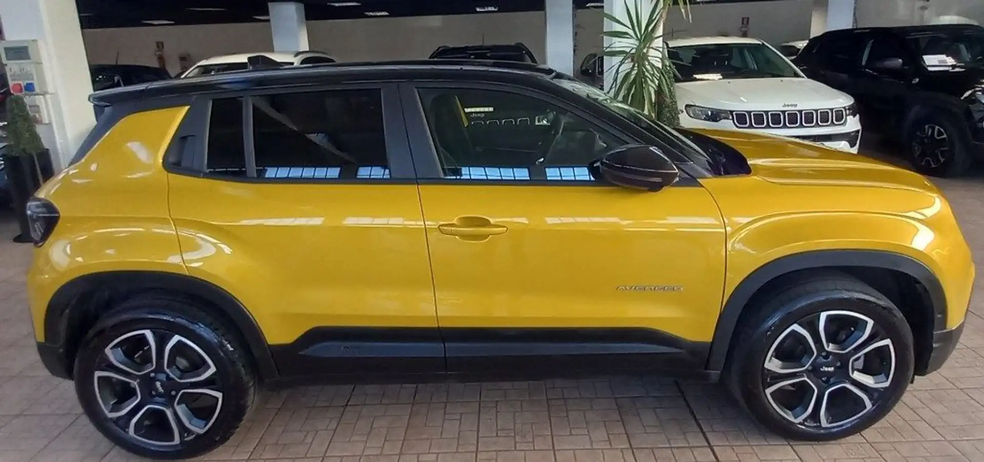 Jeep Avenger BEV Summit Grigio - 2