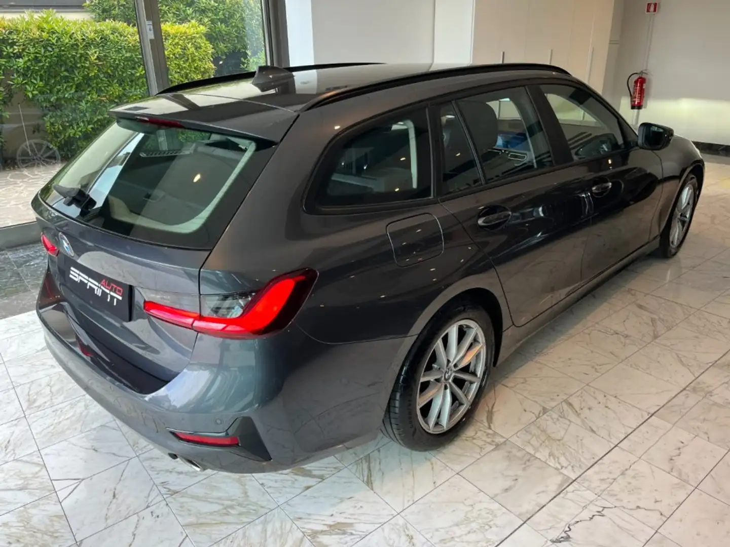 BMW 318 iA Touring Business Advantage StepTronic 156cv Gris - 2