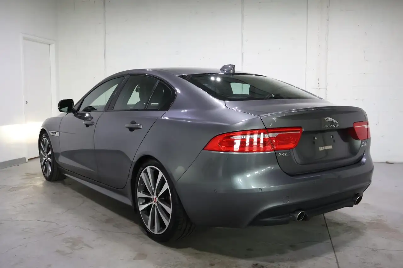 Jaguar XE снимка Jaguar XE