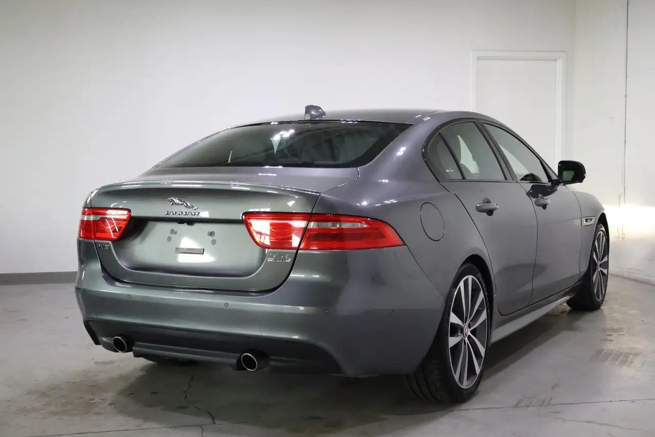 Jaguar XE снимка Jaguar XE