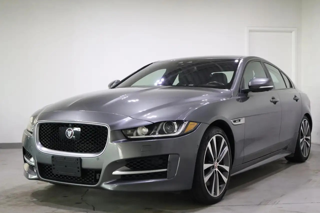 Jaguar XE снимка Jaguar XE
